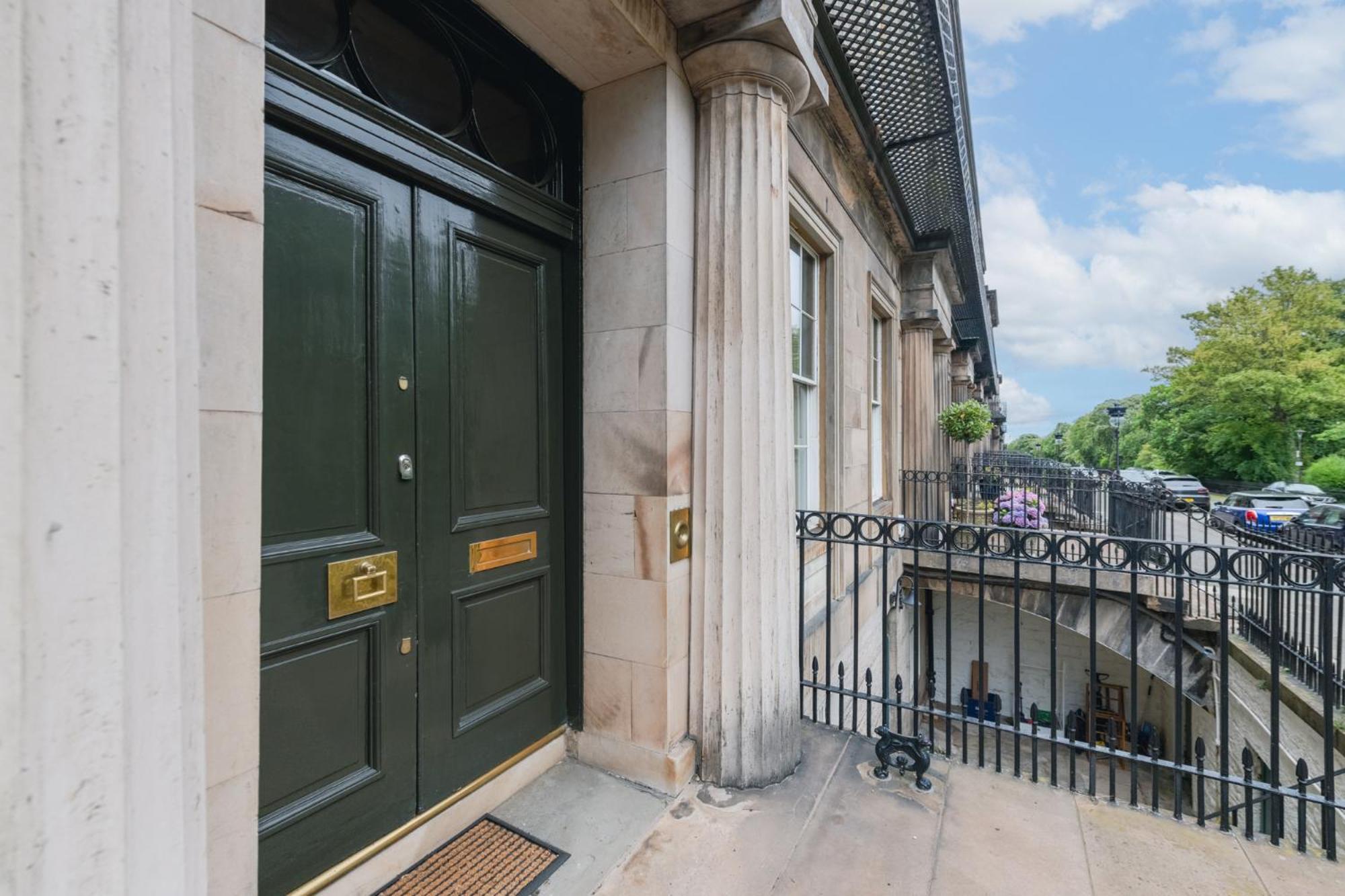 Elegant Georgian Retreat With Views Of Arthurs Seat, Edinburgh